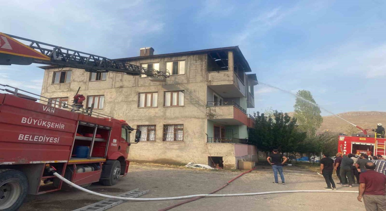 Vanda çatı yangını