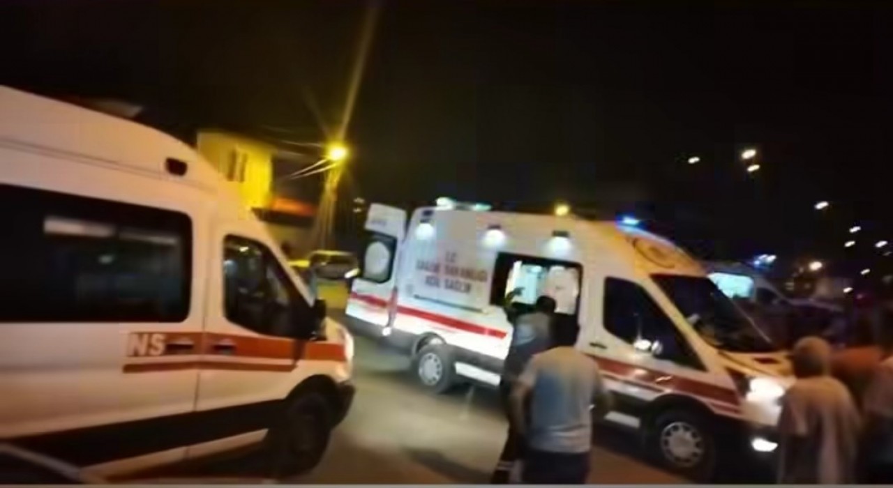 Vanda üç araç çarpıştı: 5 yaralı