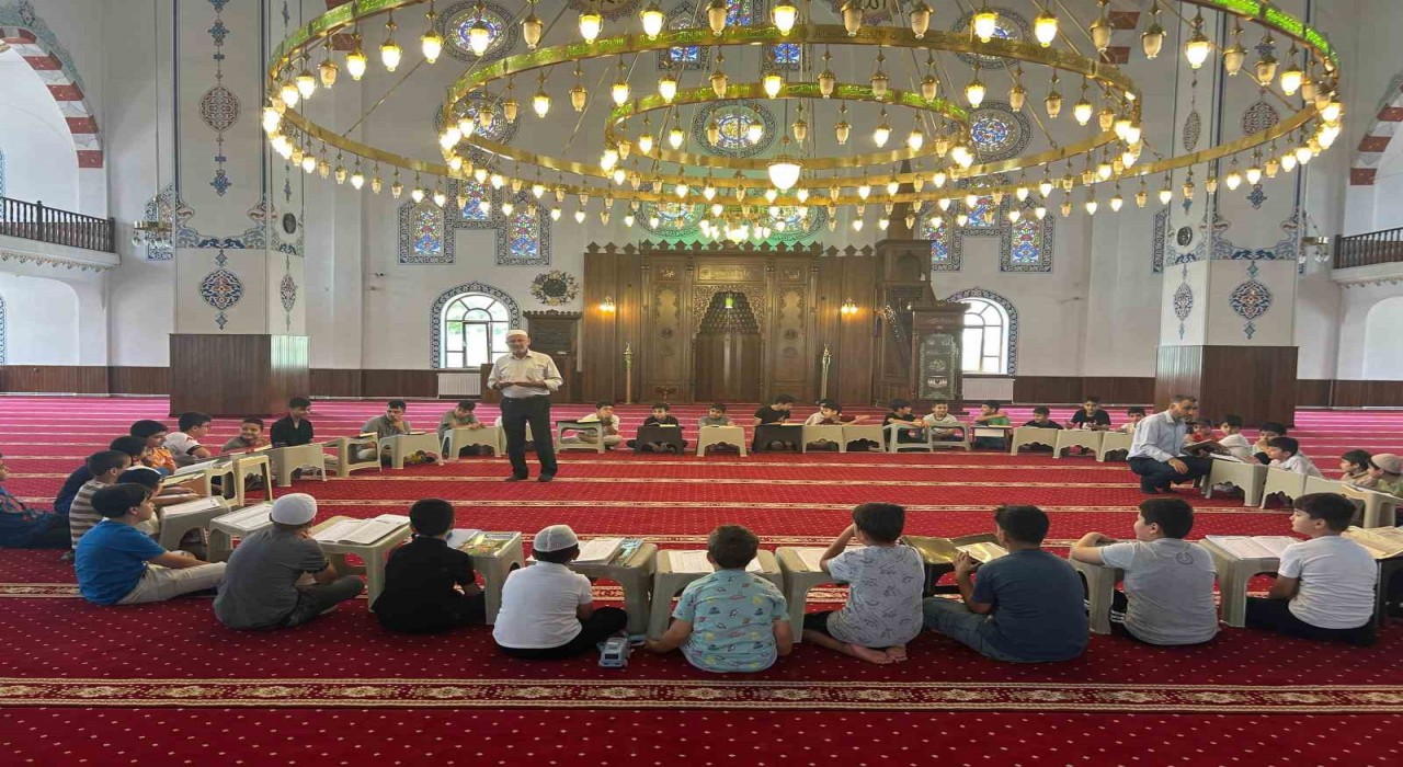 Vanda yaz Kuran kursları çocuk sesleriyle şenlendi