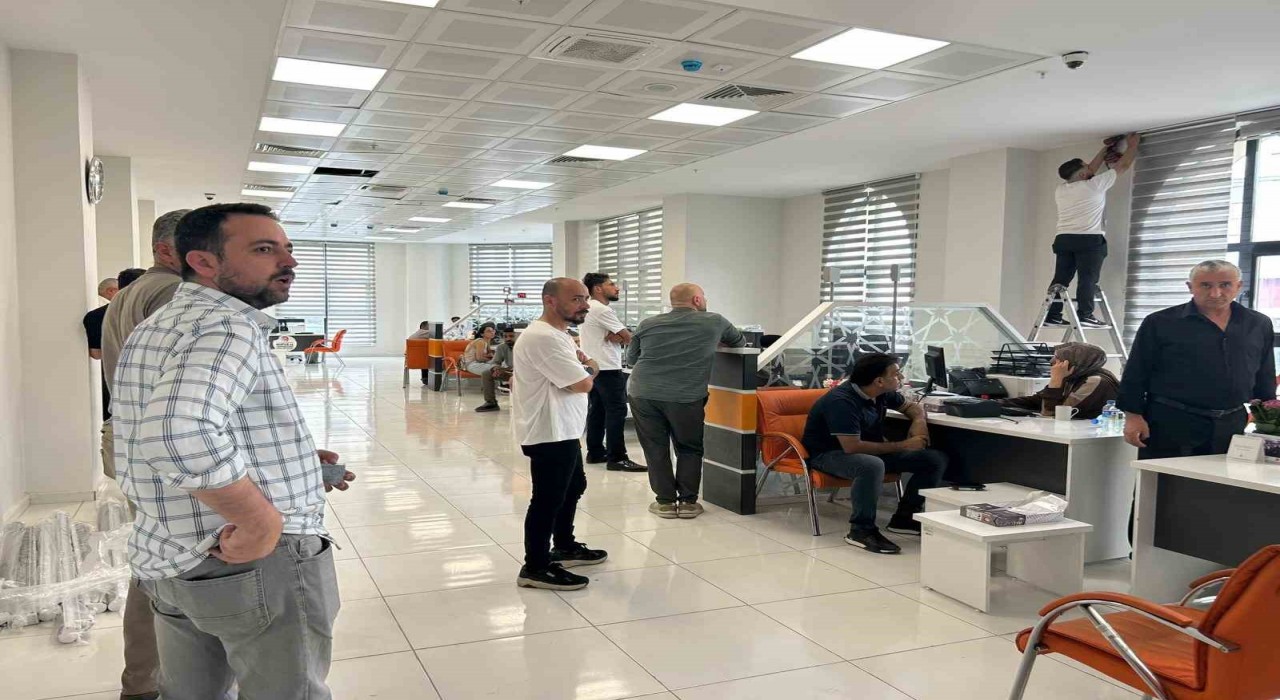 Vandaki nüfus müdürlüklerinde sürücü belgesi yenileme yoğunluğu