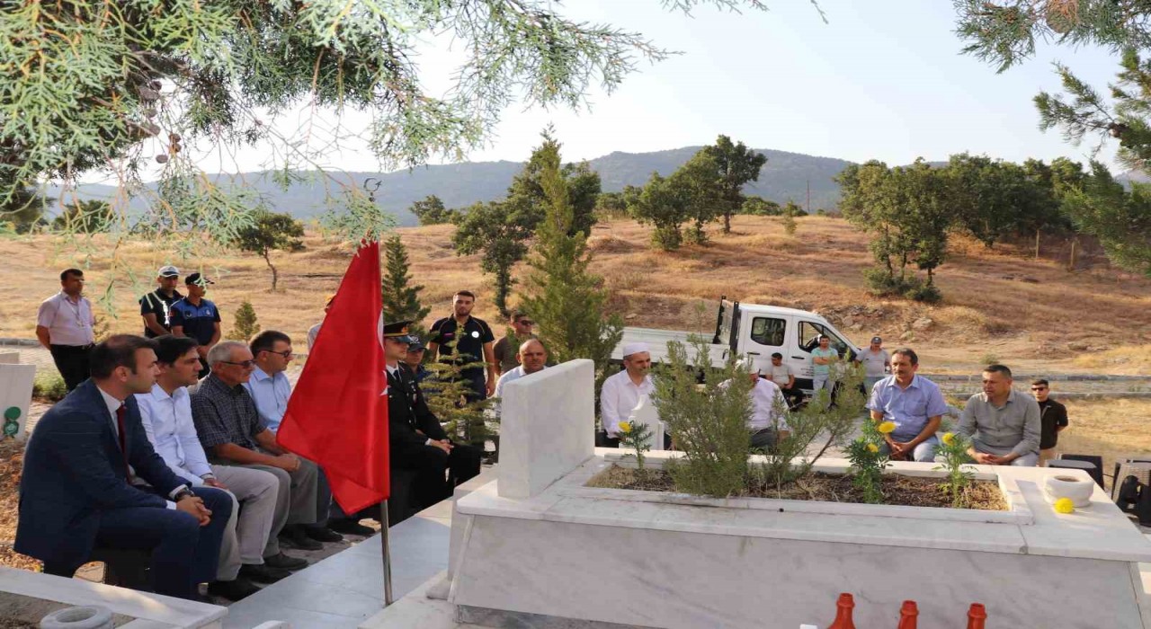 Vatandaşlar 15 Temmuzda tek yumruk oldu