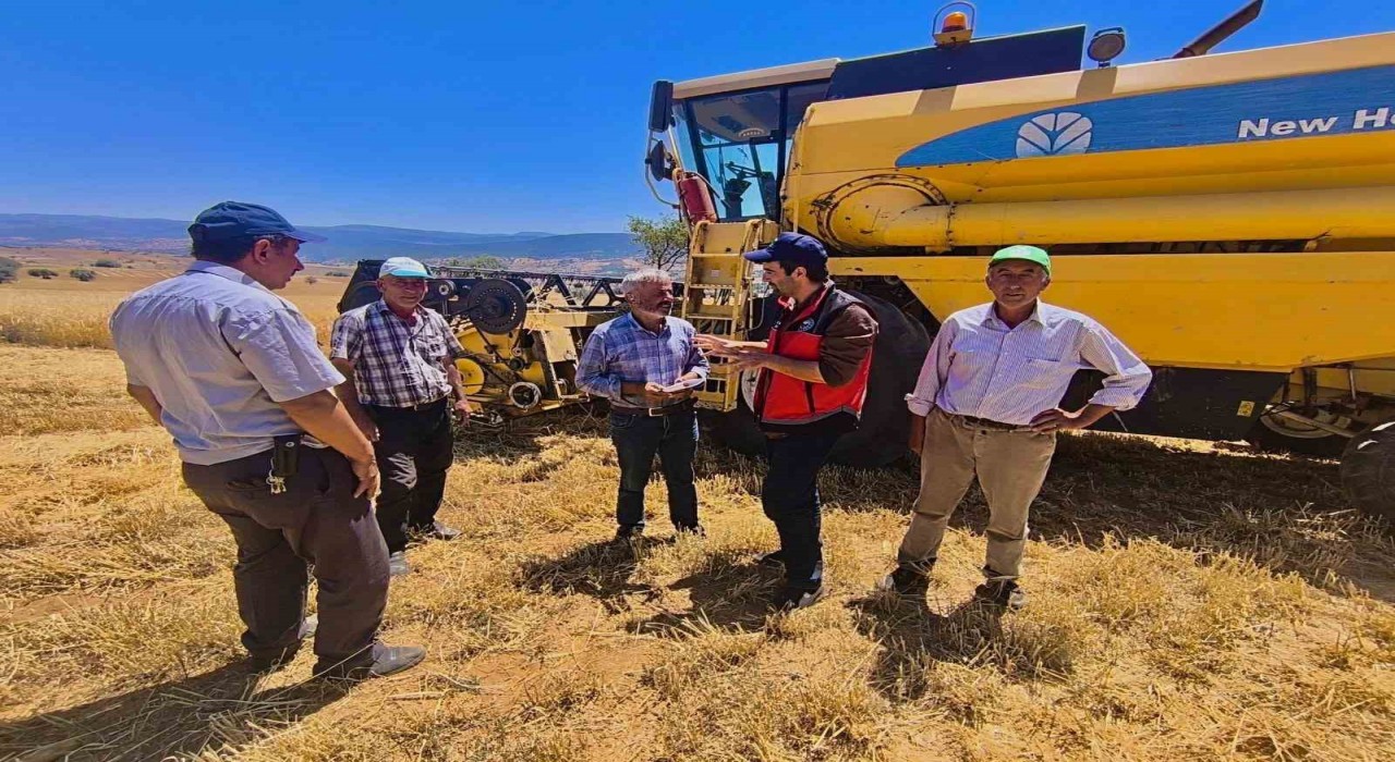 Yalıhüyükte tarım ekiplerinin incelemeleri sürüyor