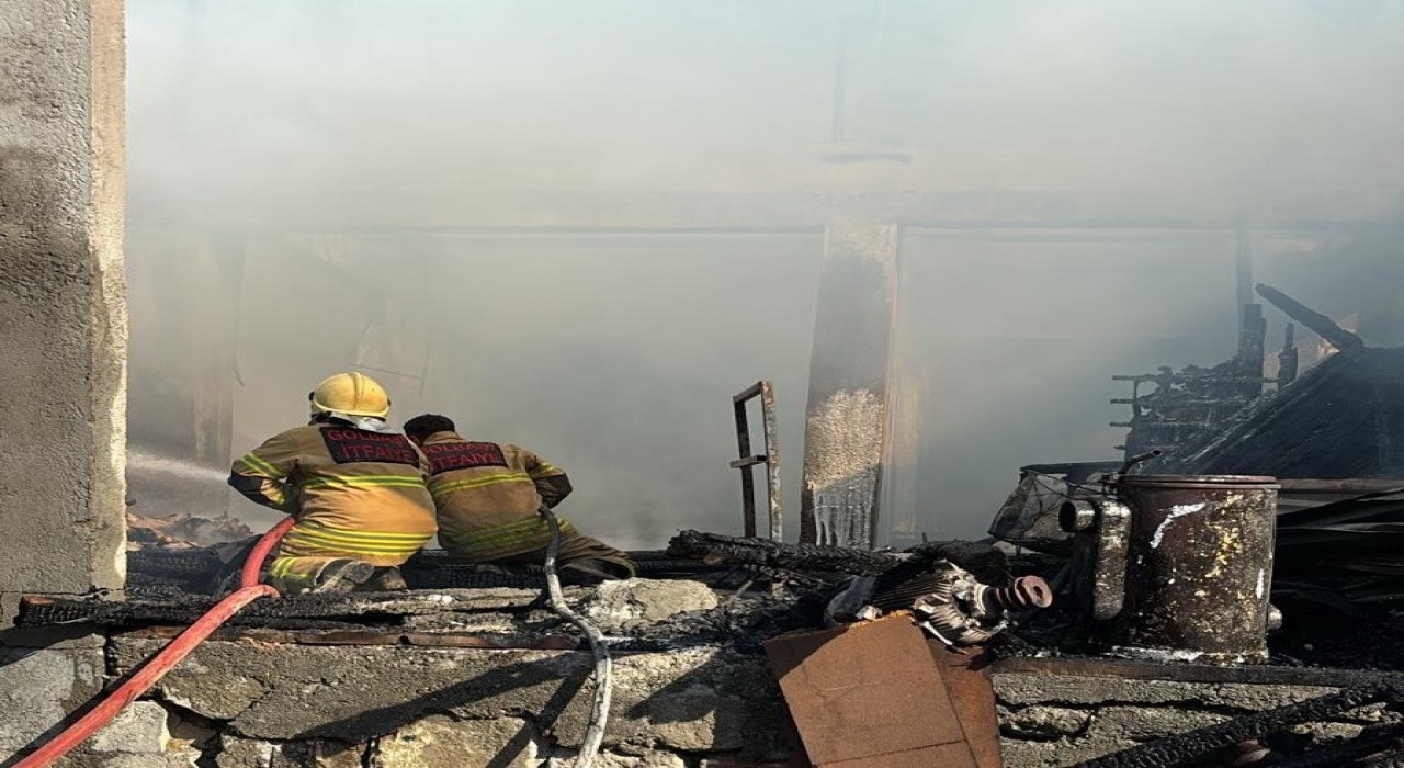Yangın bir evi küle çevirdi