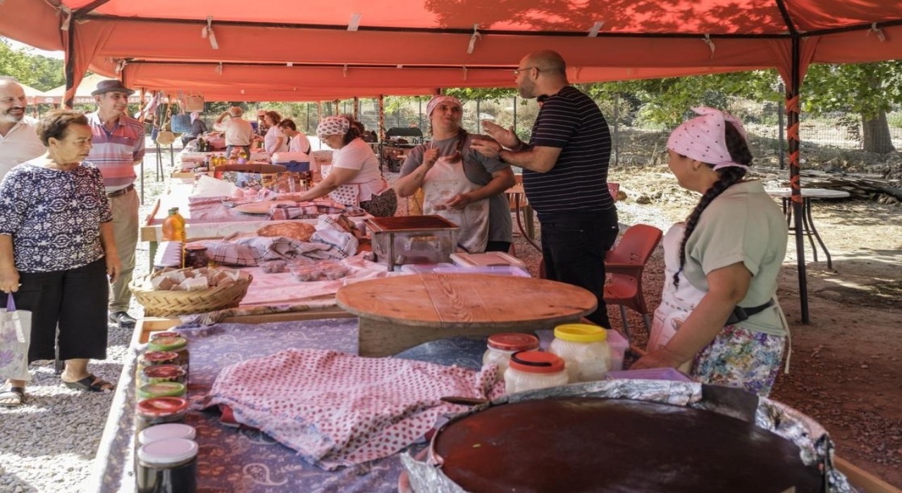 Yarışlar Kenti Magnesiada Tarihi Köy Pazarı hizmete girdi