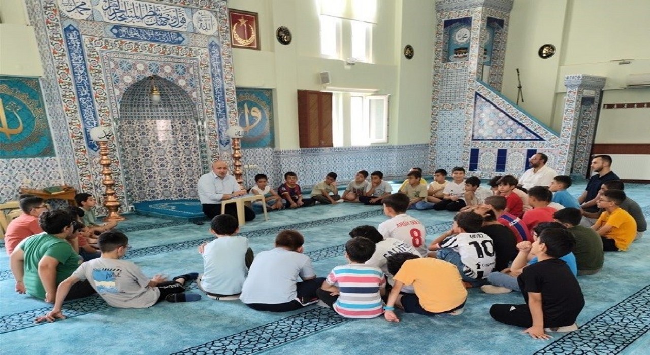 Yaz Kuran Kursları ile hem öğreniyor hem de eğleniyorlar