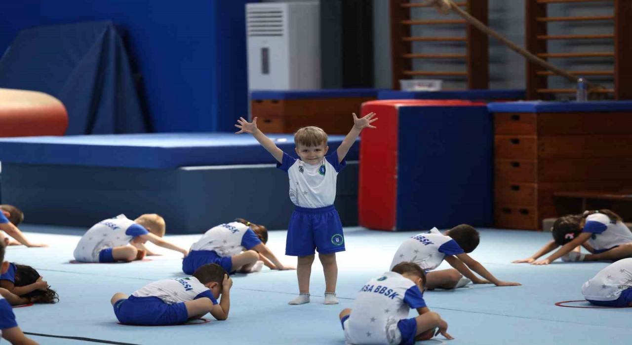 Yaz Spor Okullarında çocuklar sertifikalarına kavuştu