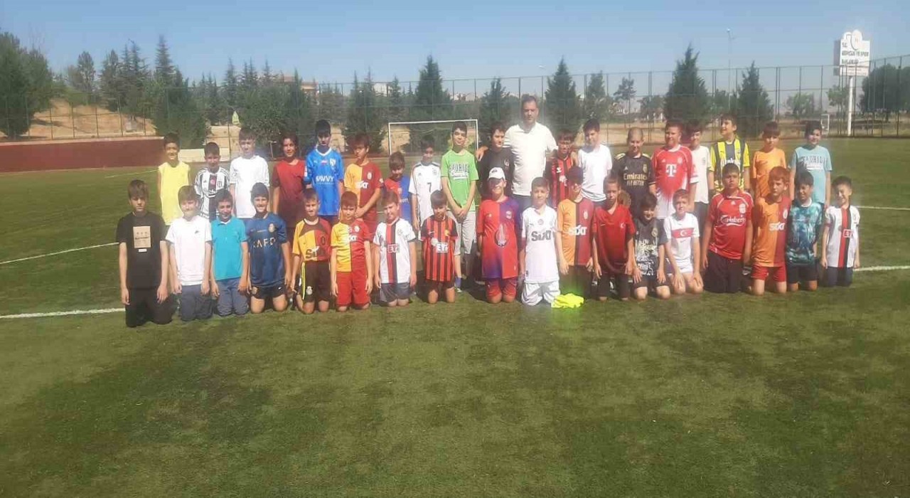 Yaz Spor Okulu tüm hızıyla devam ediyor