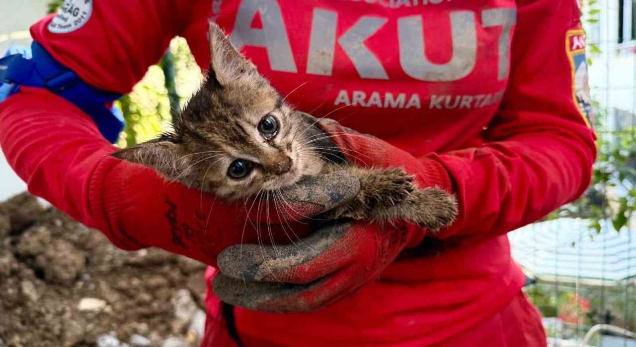 Yerin 2,5 metre altındaki 7 günlük esaret böyle sonlandı