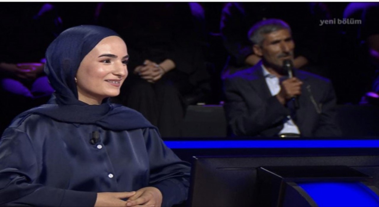 YKS çıkışında babasının çiçekle karşıladığı Çimen, Kim Milyoner Olmak İster?de 100 bin TL kazandı