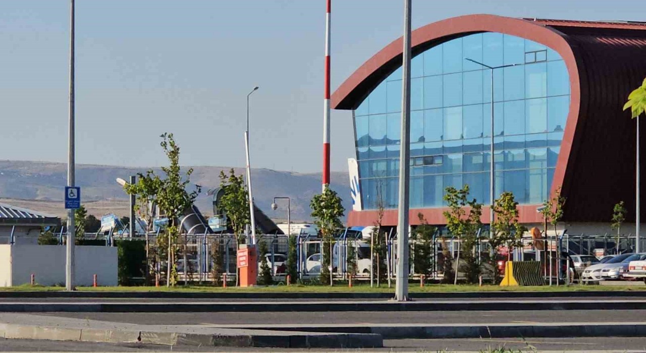 Yolcu uçağında uyuşturucu operasyonu: 1 gözaltı