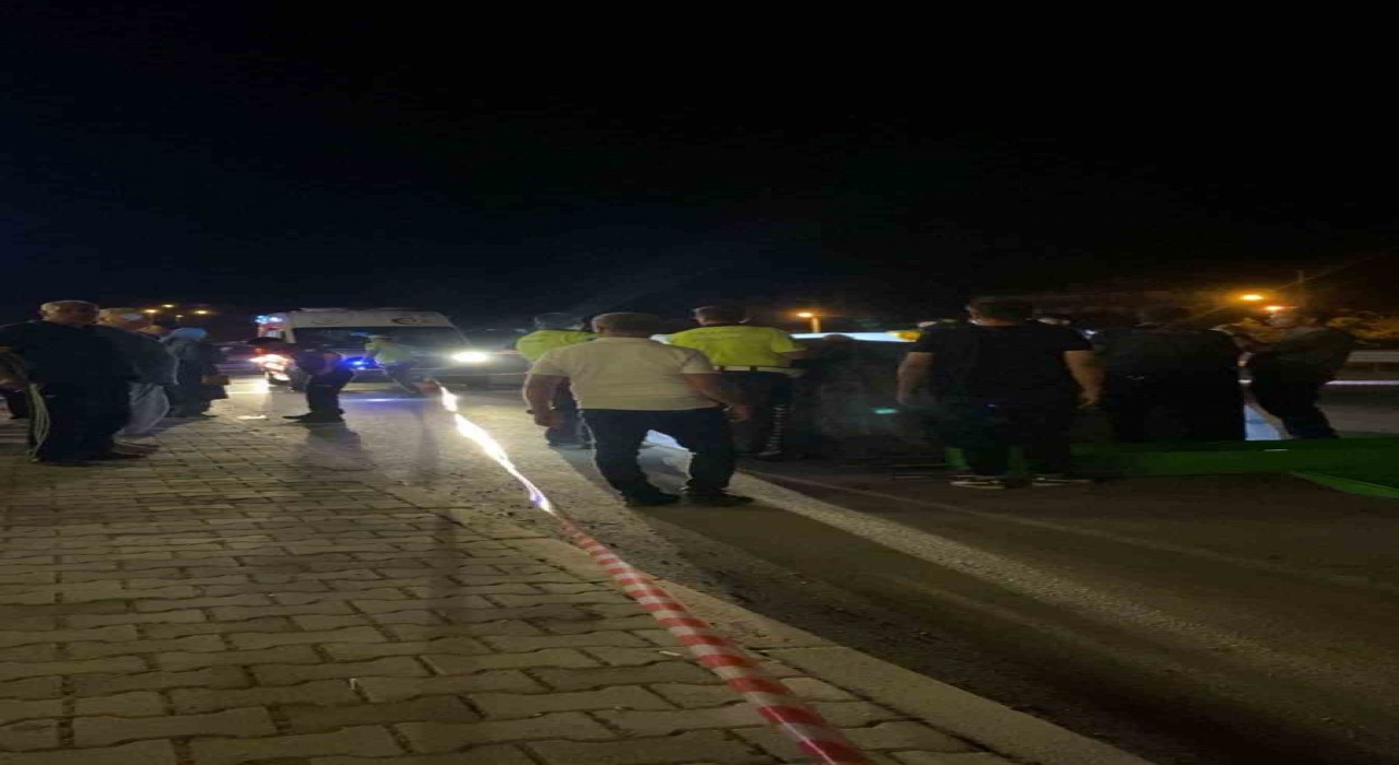 Yolun karşısına geçmeye çalışırken otomobilin çarptığı kadın öldü