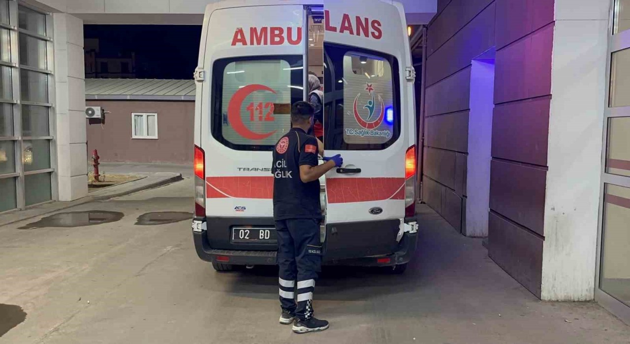 Yüksekten düşen 1 yaşındaki çocuk ağır yaralandı