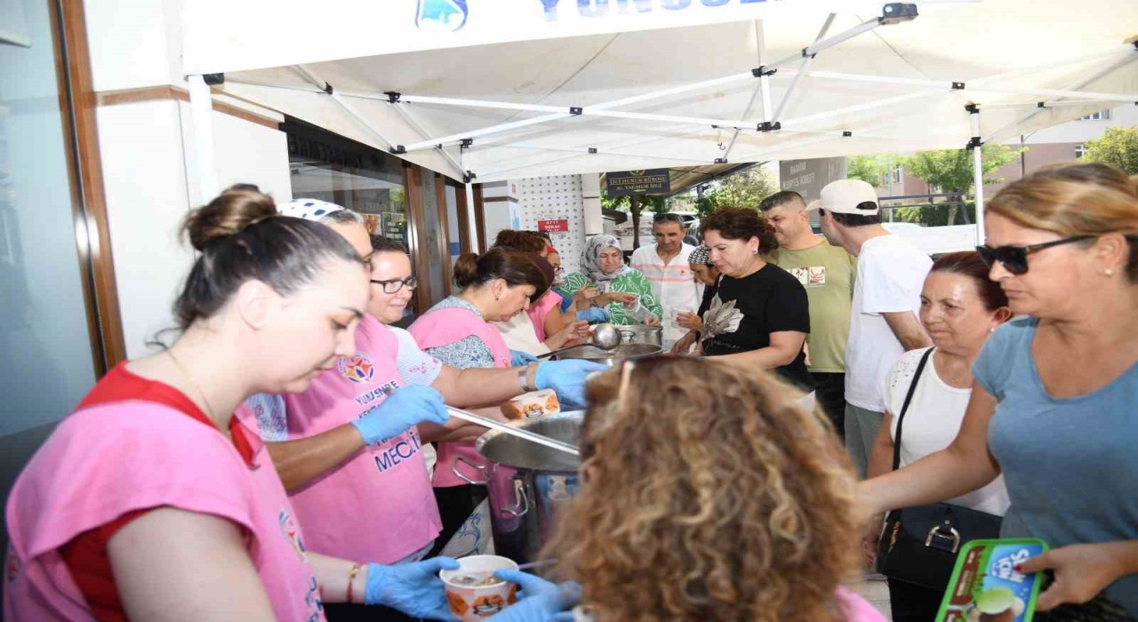 Yunusemre Kent Konseyinden aşure hayrı