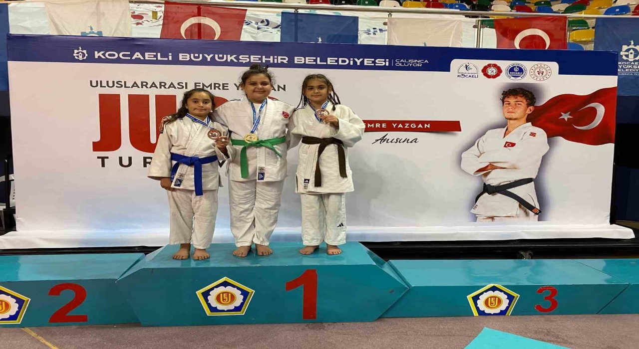 Yunusemrenin süper minikleri Manisayı gururlandırdı