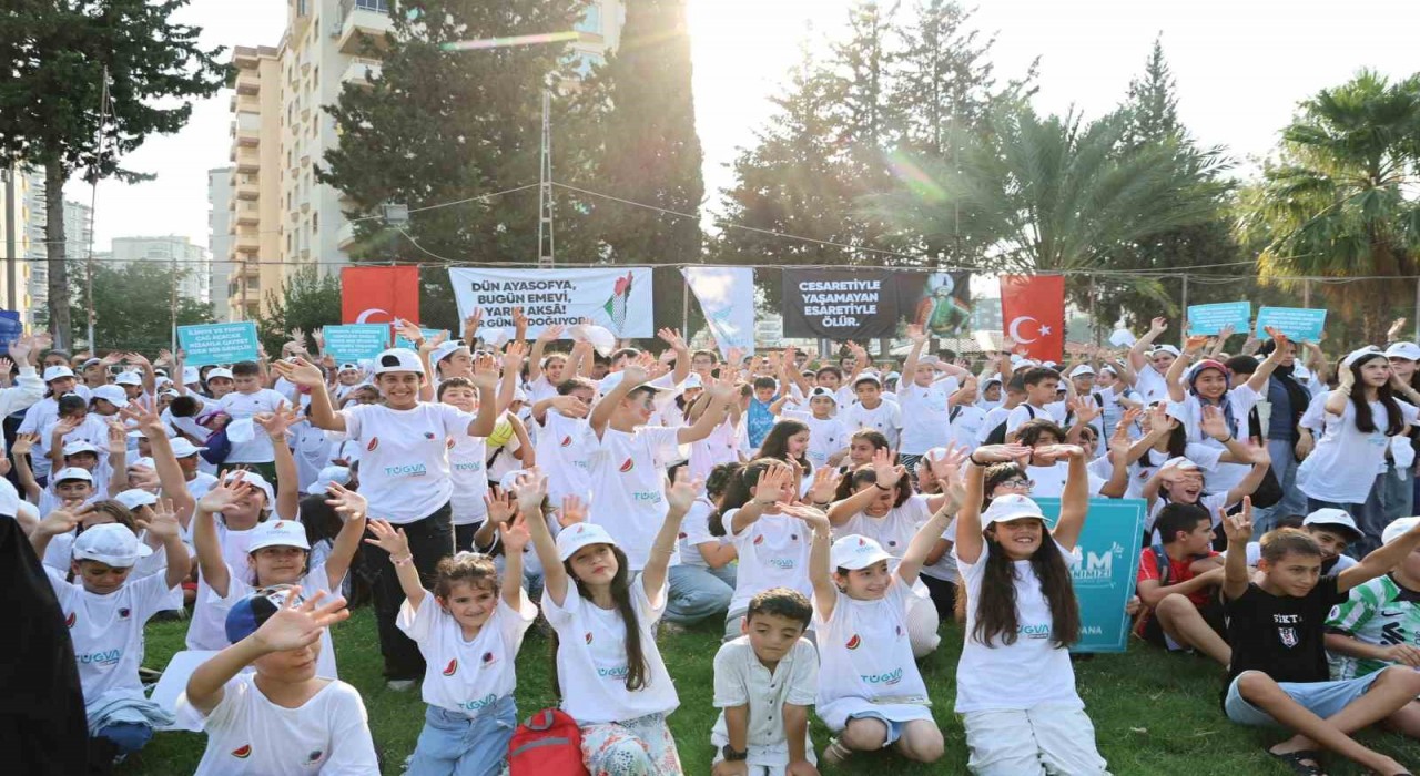 Yüzlerce öğrenci Kozanda yaz spor şenliğinde buluştu