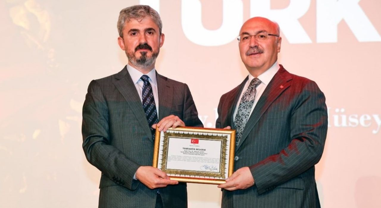 "Zaferin Adı Türkiye" Konferansı 15 Temmuz Ruhu ile Adana’da Gerçekleşti