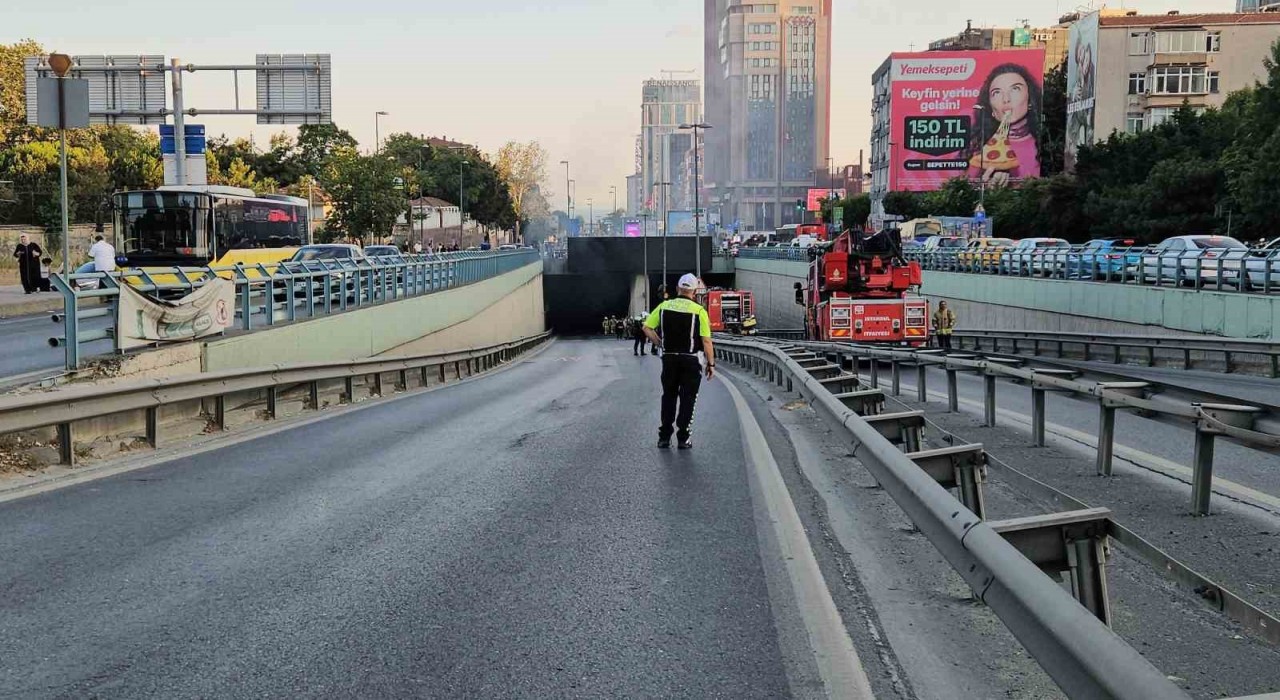 Zincirlikuyuda İETT otobüsündeki yangın