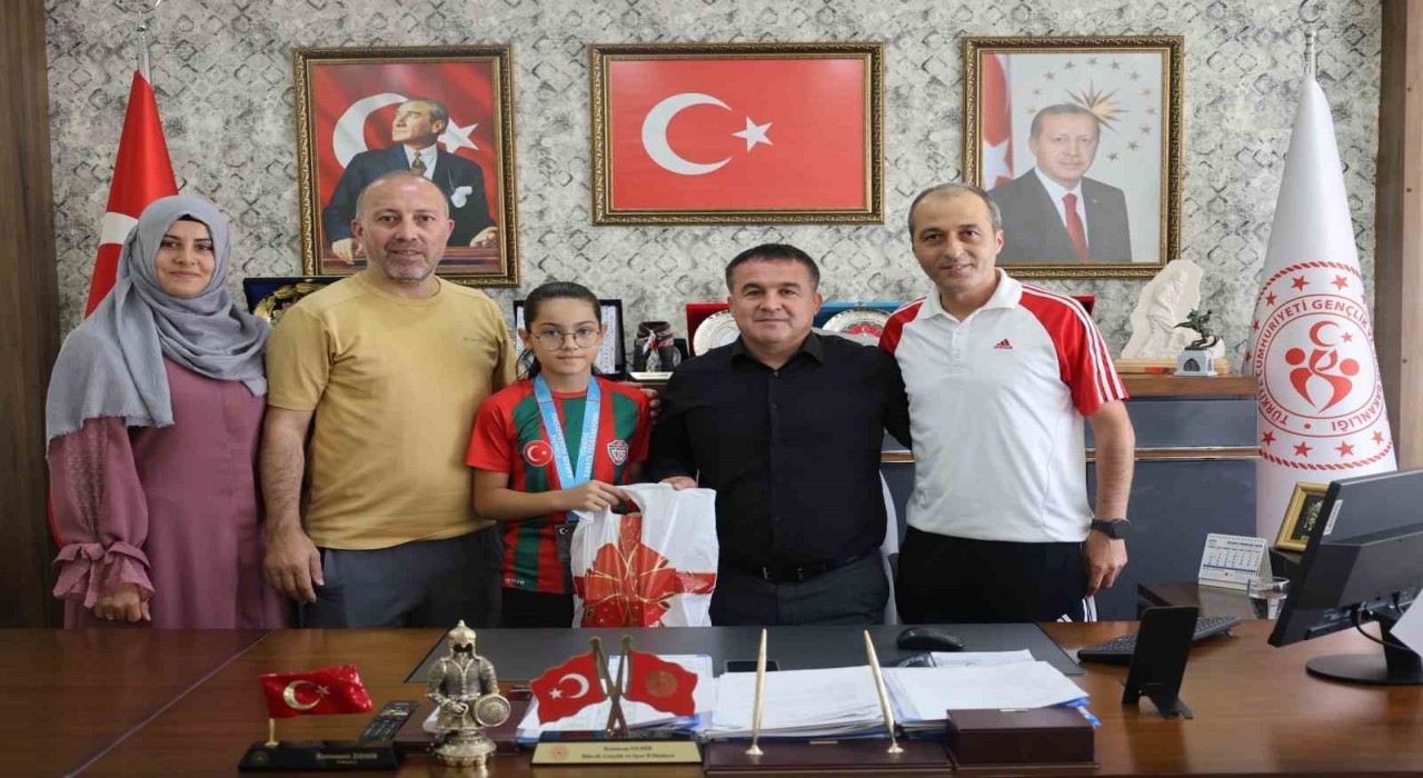 Zümra Ağdağdan Türkiye ikincisi oldu