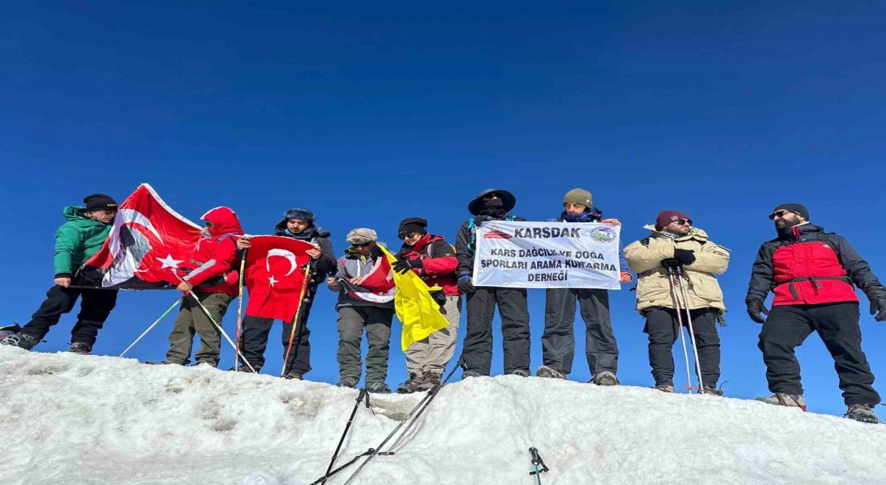 12 sporcu 30 Ağustosta Ağrı Dağının zirvesine ulaştı