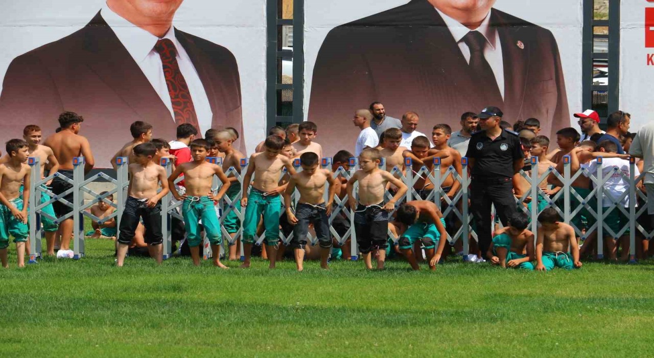 2. Geleneksel Taha Akgül Karakucak Güreşleri başladı