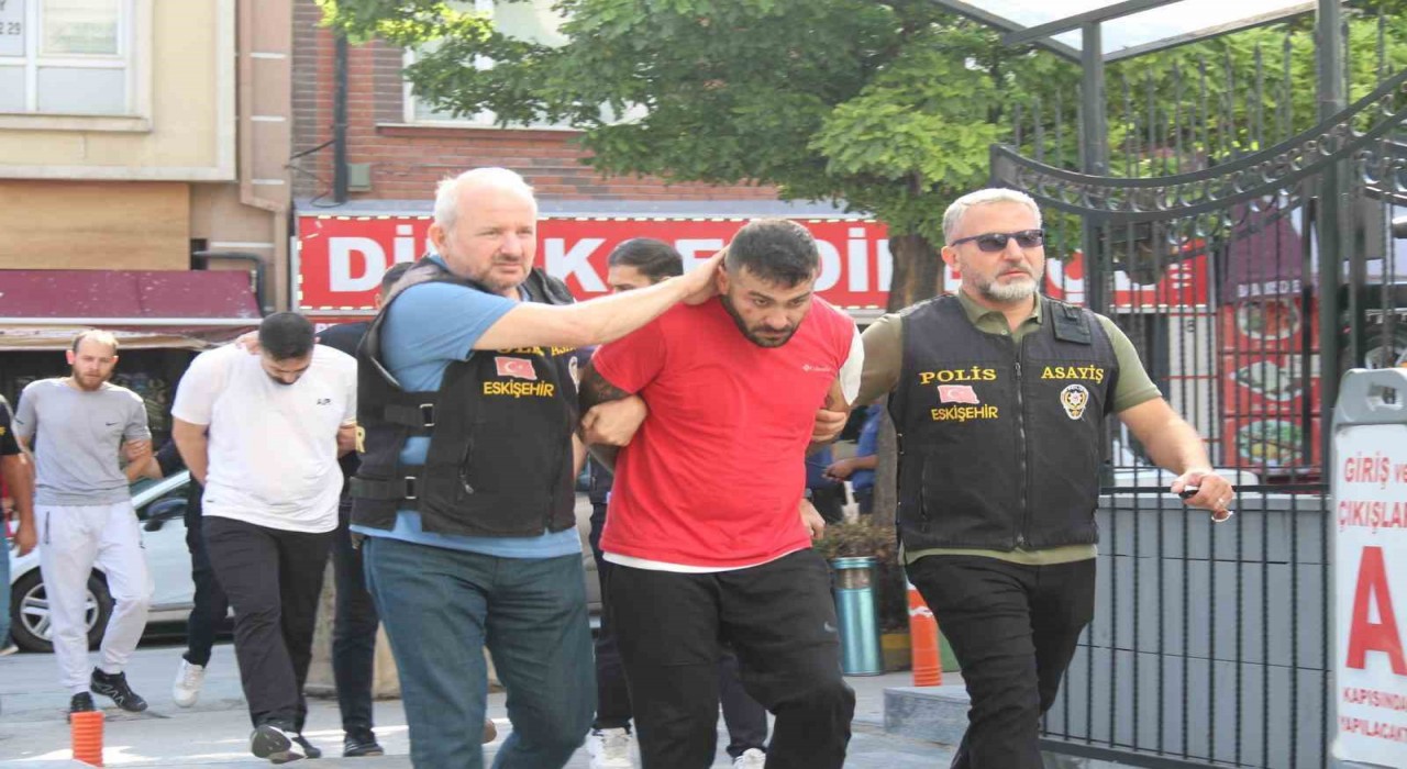 2 kişinin öldüğü, 1 kişinin ağır yaralandığı kavgada 4 tutuklama