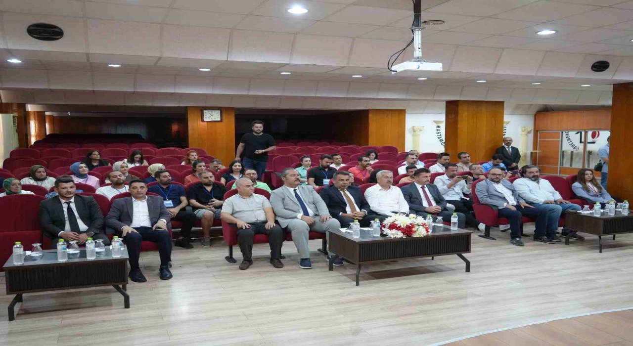 20 farklı ilden Kastamonuya gelen Türkçe öğretmenlerine yapay zeka eğitimi verilecek