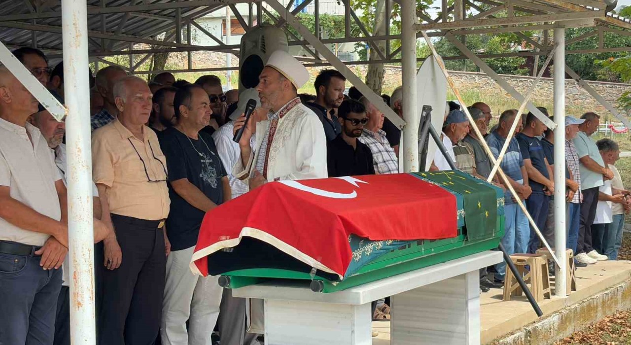21 gün önce evlenen ve vurgun yiyerek hayatını kaybeden dalgıç son yolculuğuna uğurlandı