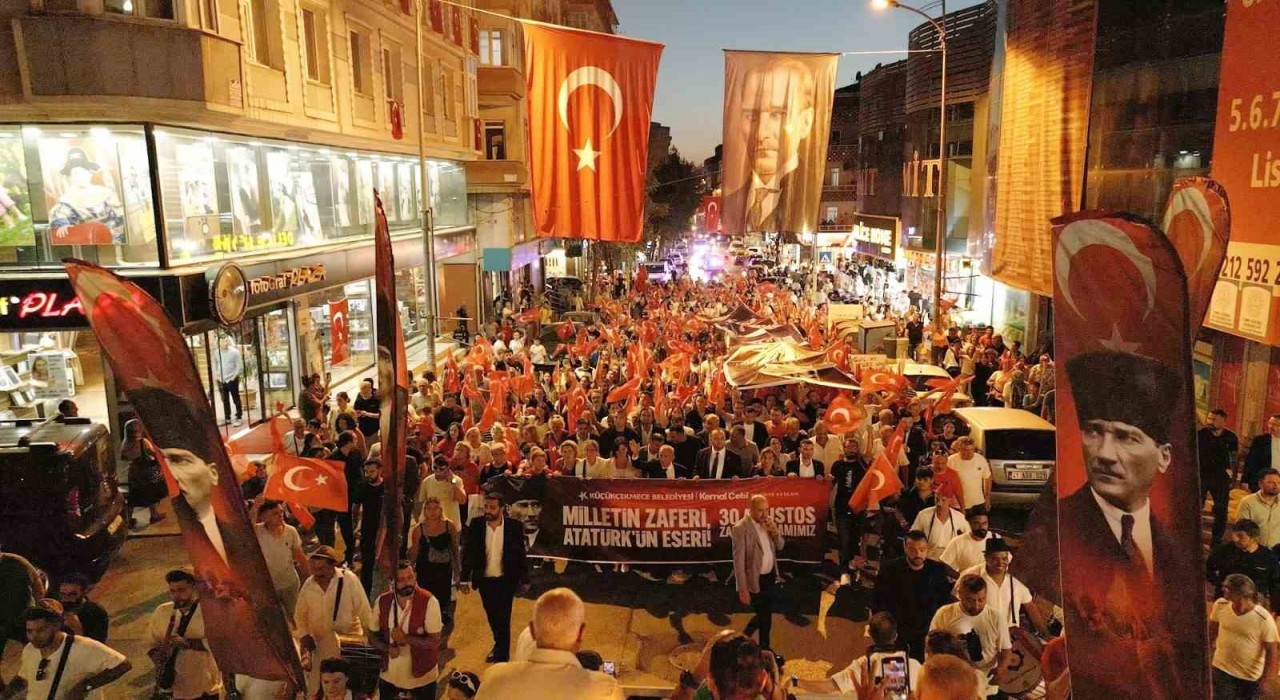 30 Ağustos Zafer Bayramı Küçükçekmecede coşkuyla kutlandı