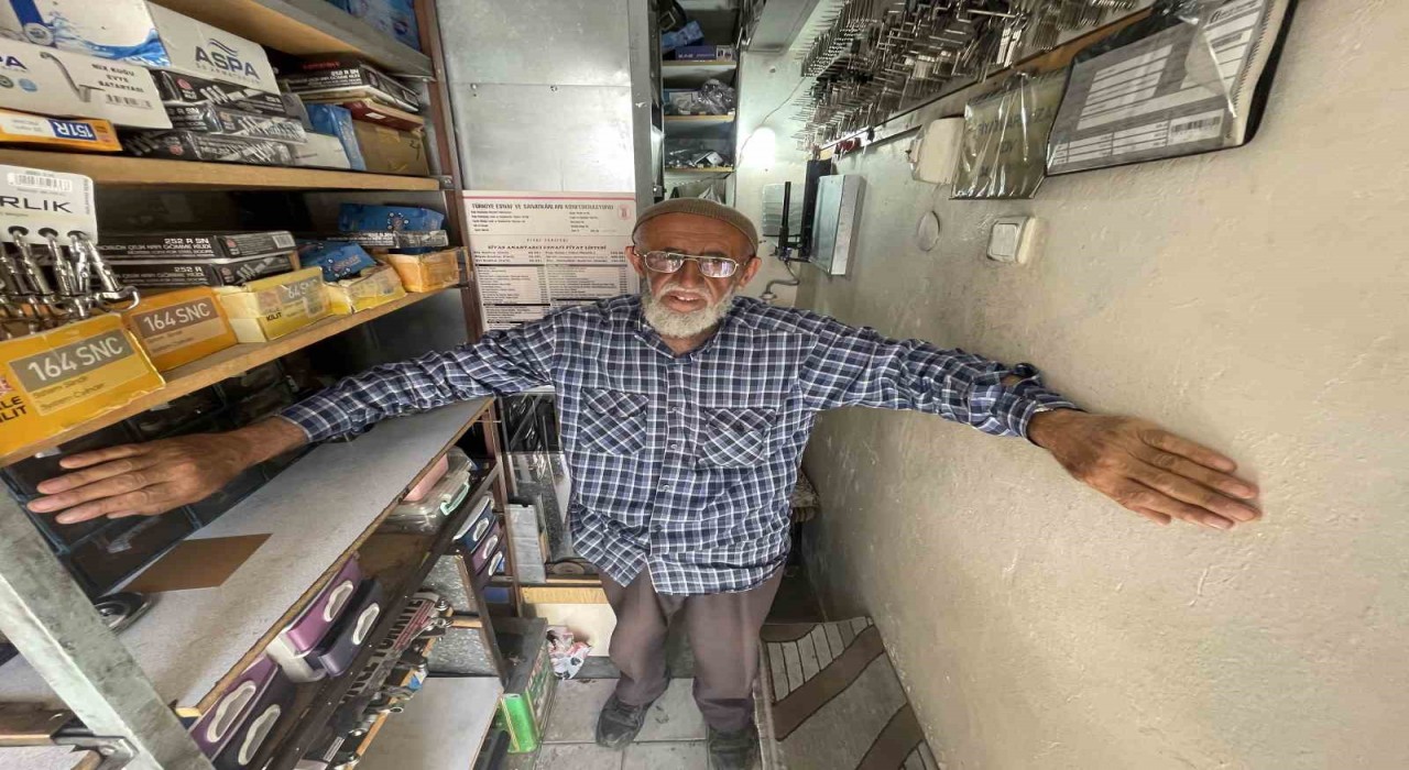 4 metrekarelik dükkana 28 yıl sığdıran usta: Burası bana saray gibi
