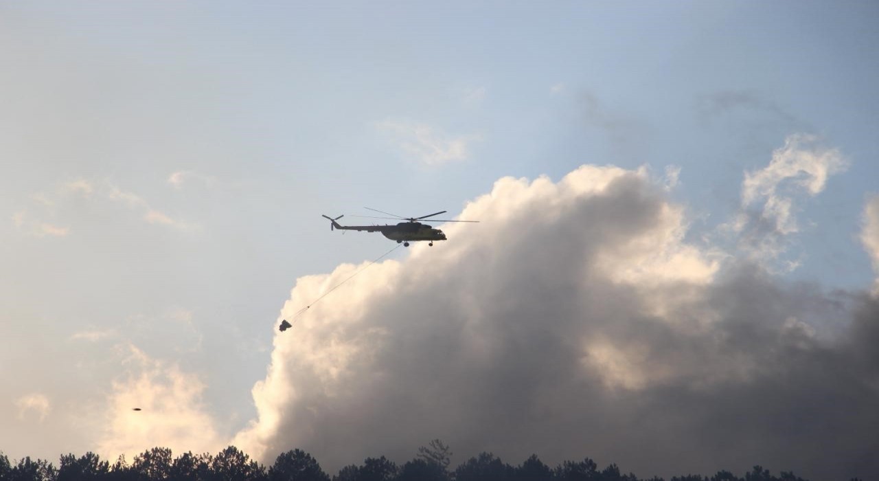 4üncü saatine giren Boludaki yangın havadan görüntülendi