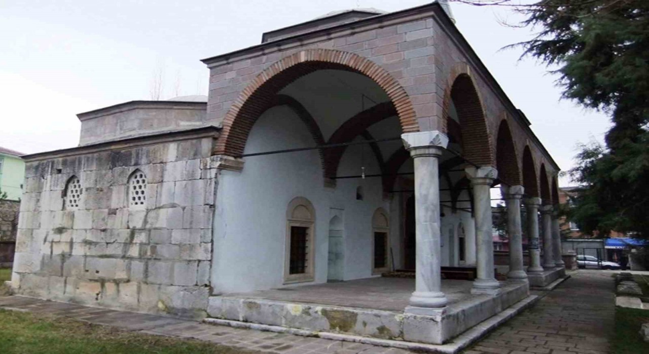 5 asırlık Tacettin İbrahim Paşa Camisinde restorasyon yarılandı