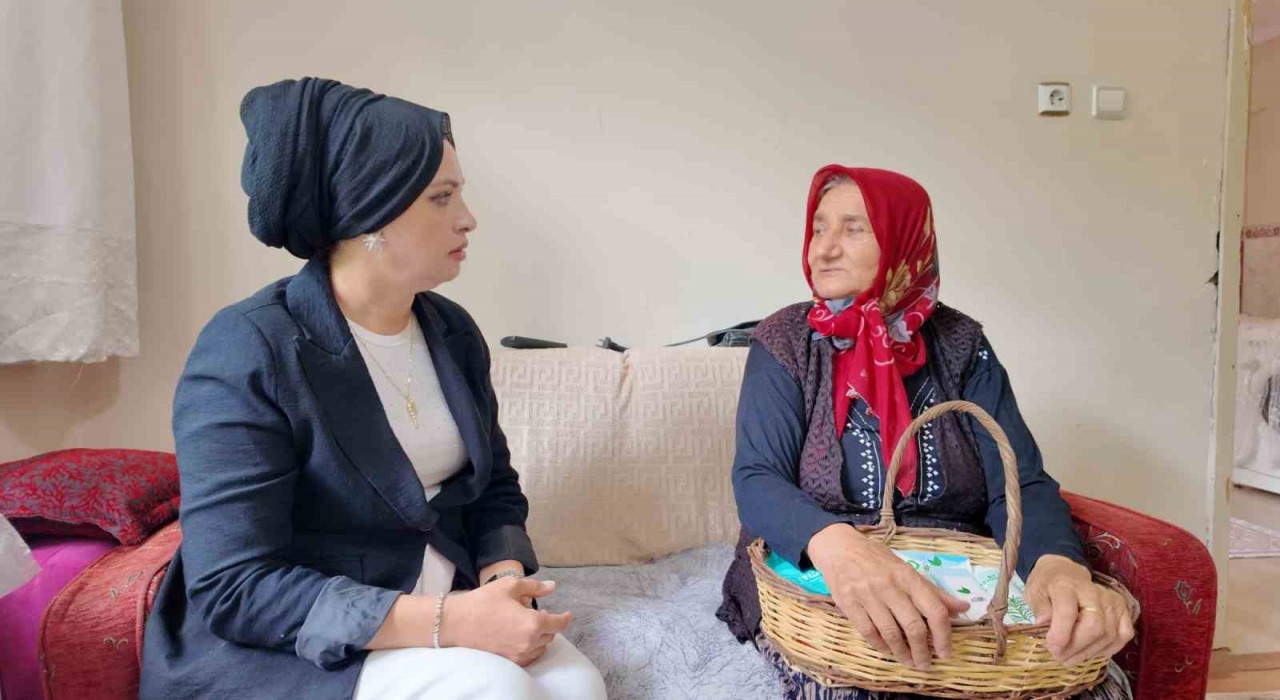 71 yaşındaki Gülcemal Teyzeden Büyükakına davet