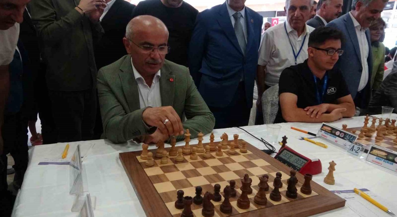 8. Uluslararası Altın Kayısı Satranç Turnuvası Malatyada başladı
