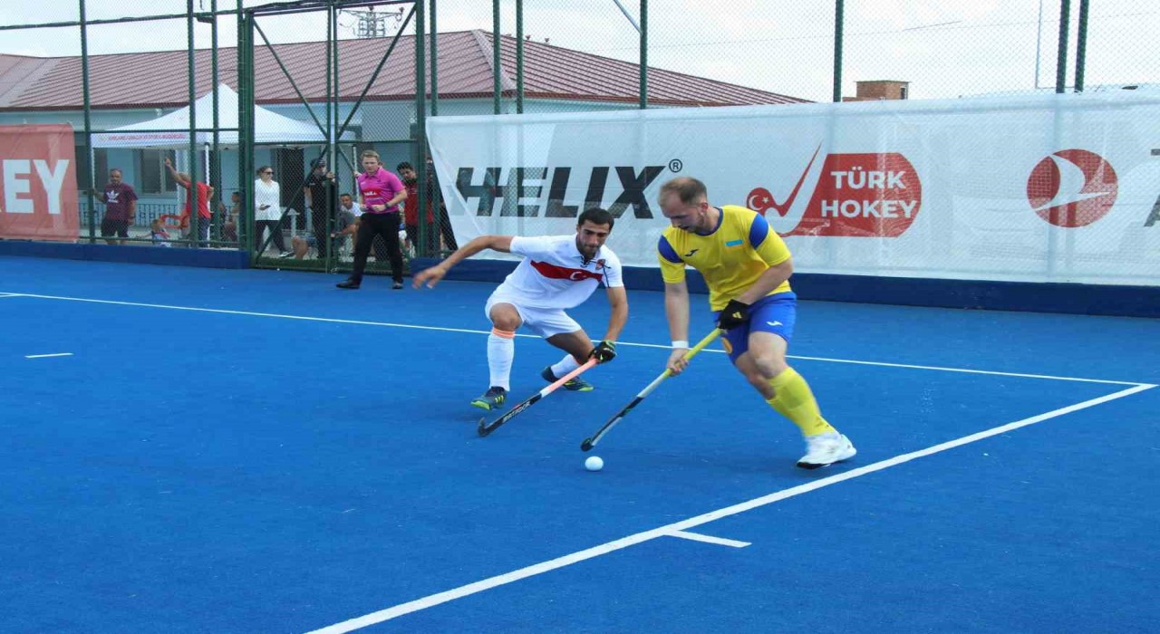 Açık Alan Hokeyi Erkekler Avrupa Şampiyonası 3te Ukrayna şampiyon oldu