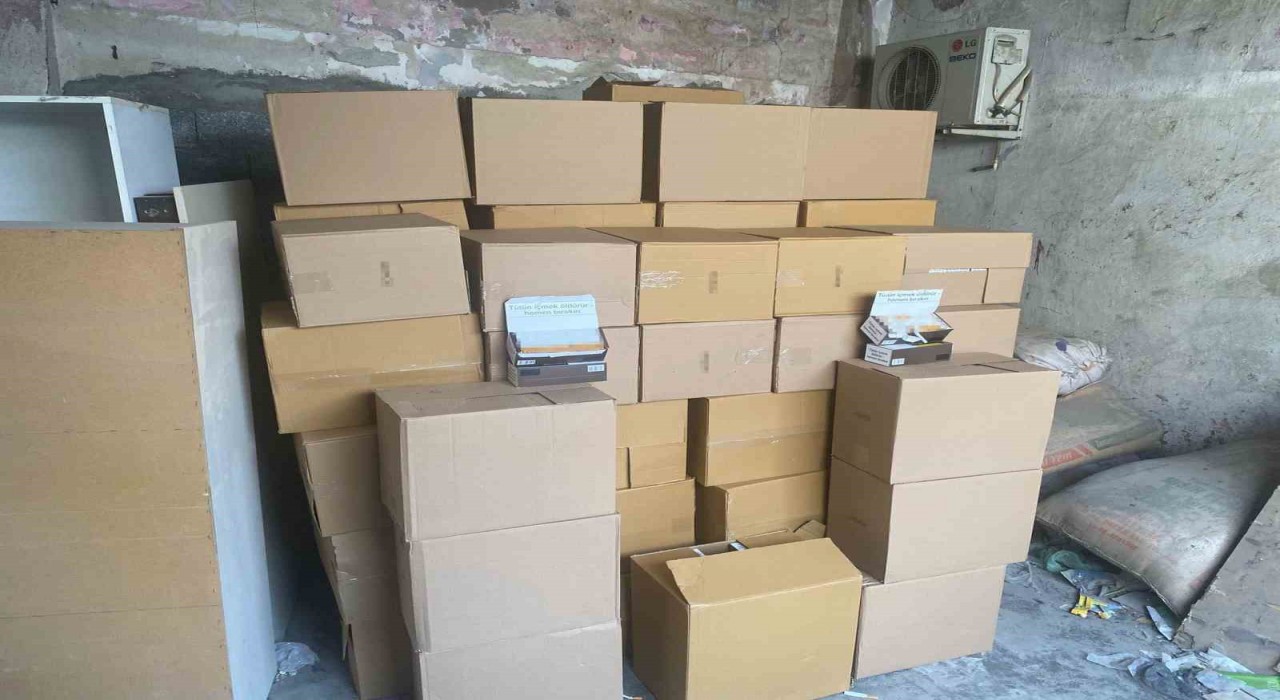 Adanada 2 milyon 800 bin adet gümrük kaçağı makaron ele geçirildi