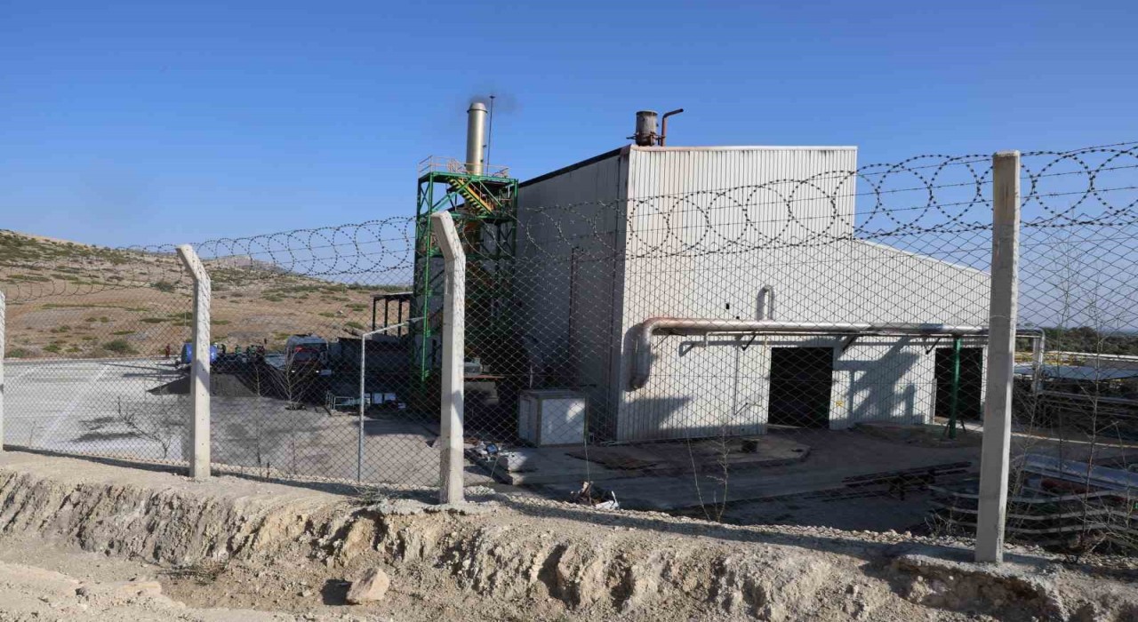 Adanada etil alkol üretim tesisinde yangın