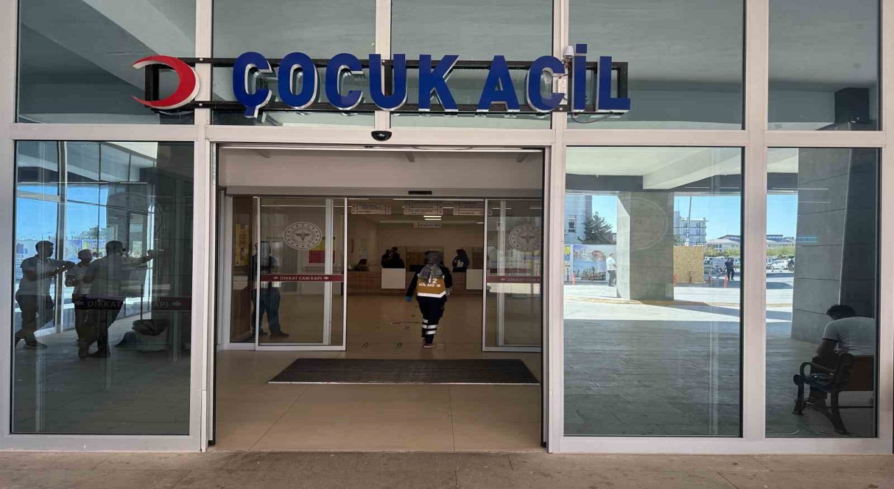 Adıyamanda dehşet: Otomobilin bagajında mahsur kalan çocuk yaşam savaşı veriyor