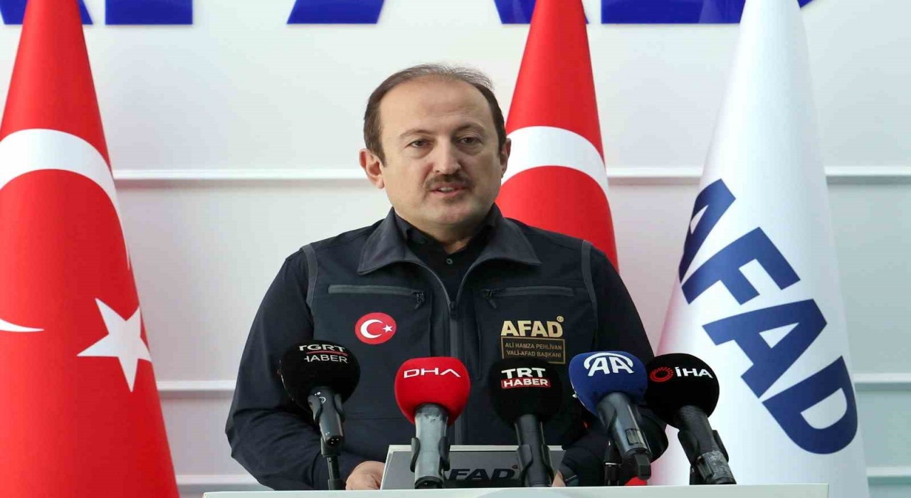 AFAD Başkanı Pehlivan: Son 11 günde Türkiyeye ait 178 insani yardım tırı El Arişten Gazzeye geçiş sağlamıştır