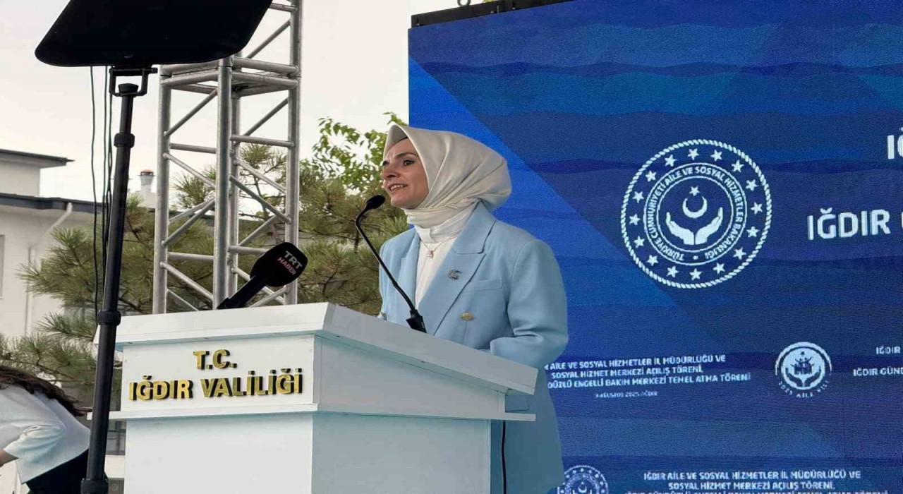 Aile ve Sosyal Hizmetler Bakanı Göktaş: 2025 Aile yılında, aile odaklı sosyal hizmet modellerimizi yaygınlaştırmaya devam edeceğiz