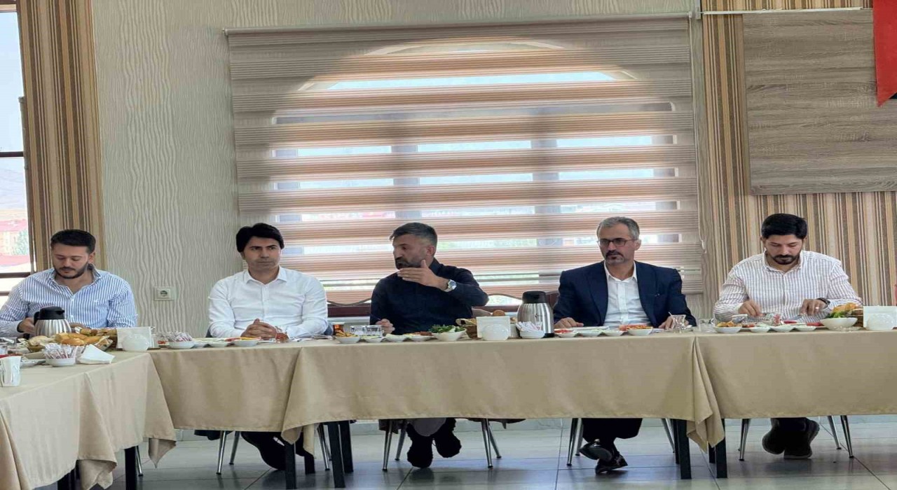 AK Parti Ağrı İl Başkanı İlhami Yıldız: STKlarımızla istişare, ortak akılla güçlü yarınlara