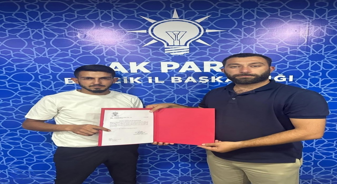 AK Parti Pazaryerinde bayrak değişimi