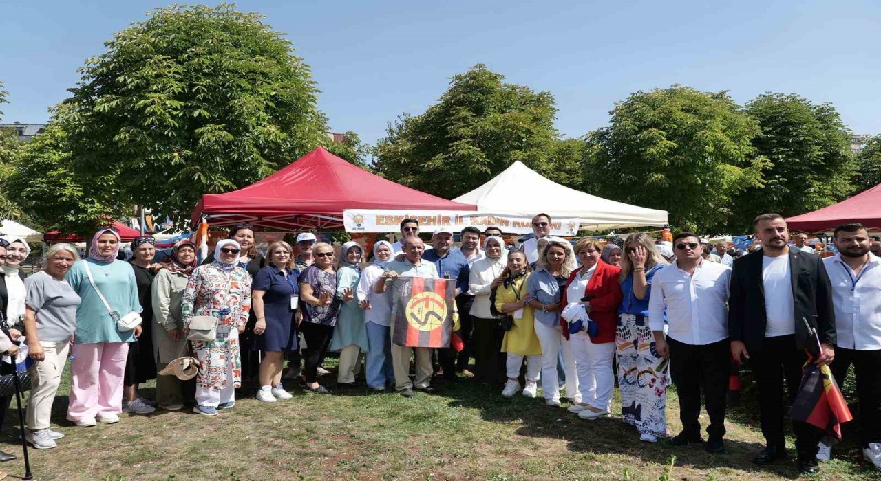 AK Partinin 24üncü kuruluş yıl dönümü sebebiyle pinnik düzenlendi