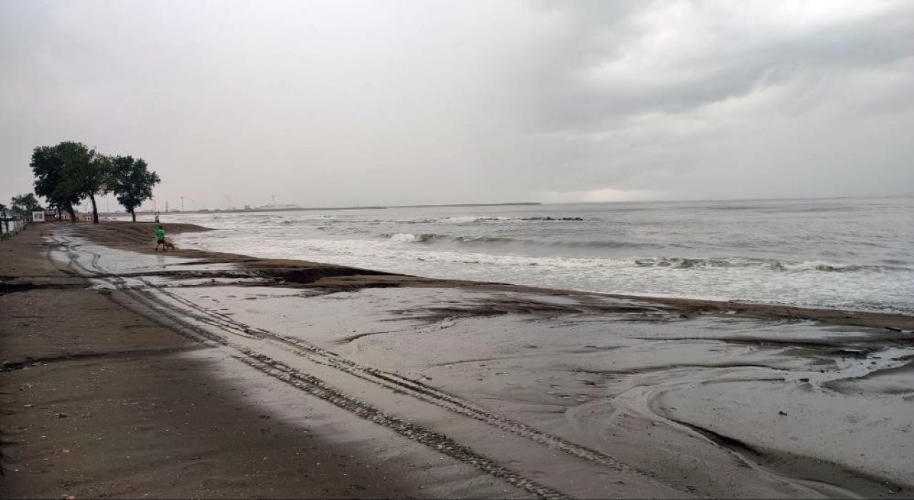 Akçakocada belirlenen yerler hariç denize girmek yasak