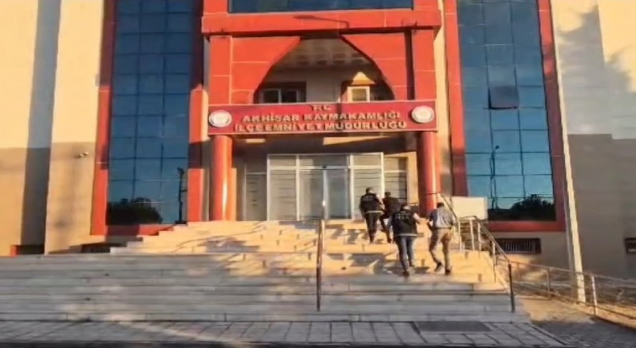 Akhisarda uyuşturucu operasyonu: 2 tutuklama