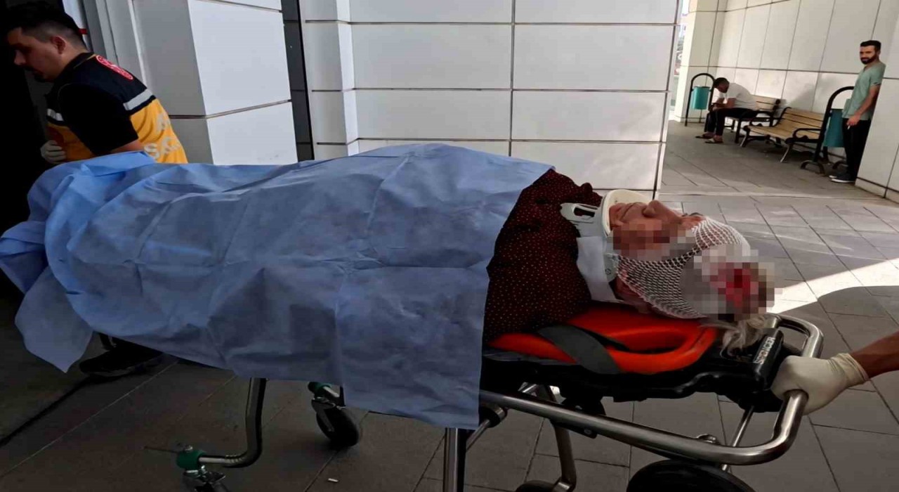 Aksarayda otomobil kamyonetle çarpıştı: 1i ağır 5 yaralı