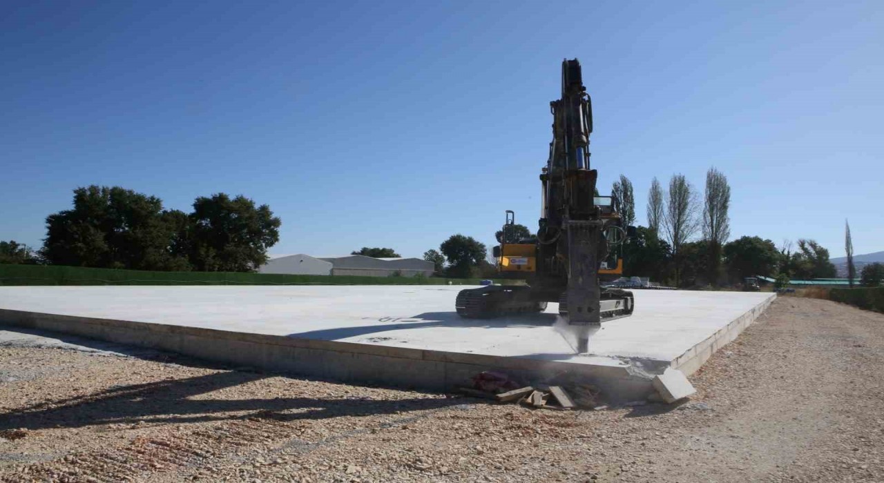 Alaaddinbeyde kaçak yapılara temelden müdahale