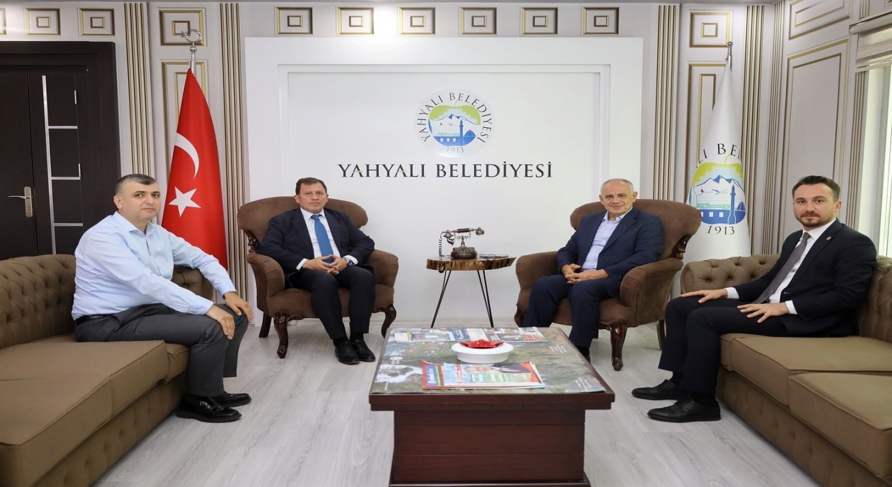 Ali İhsan Kabakcıdan teşekkür plaketi