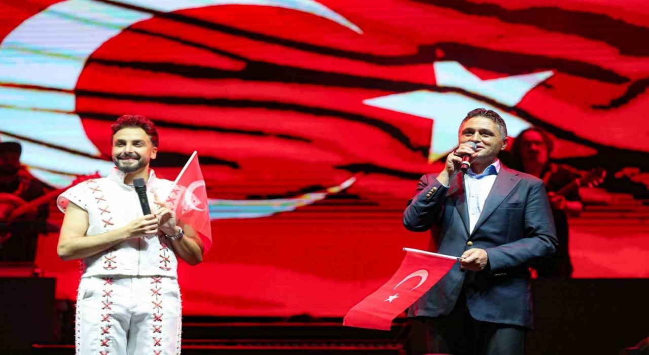 Aliağada 103 yıllık zafer, gurur ve coşkuyla kutlandı