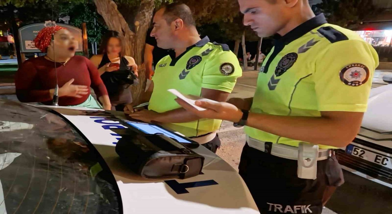 Alkollü kadın sürücü, kendini uyaran sürücüyü Maganda diye polise şikayet etti