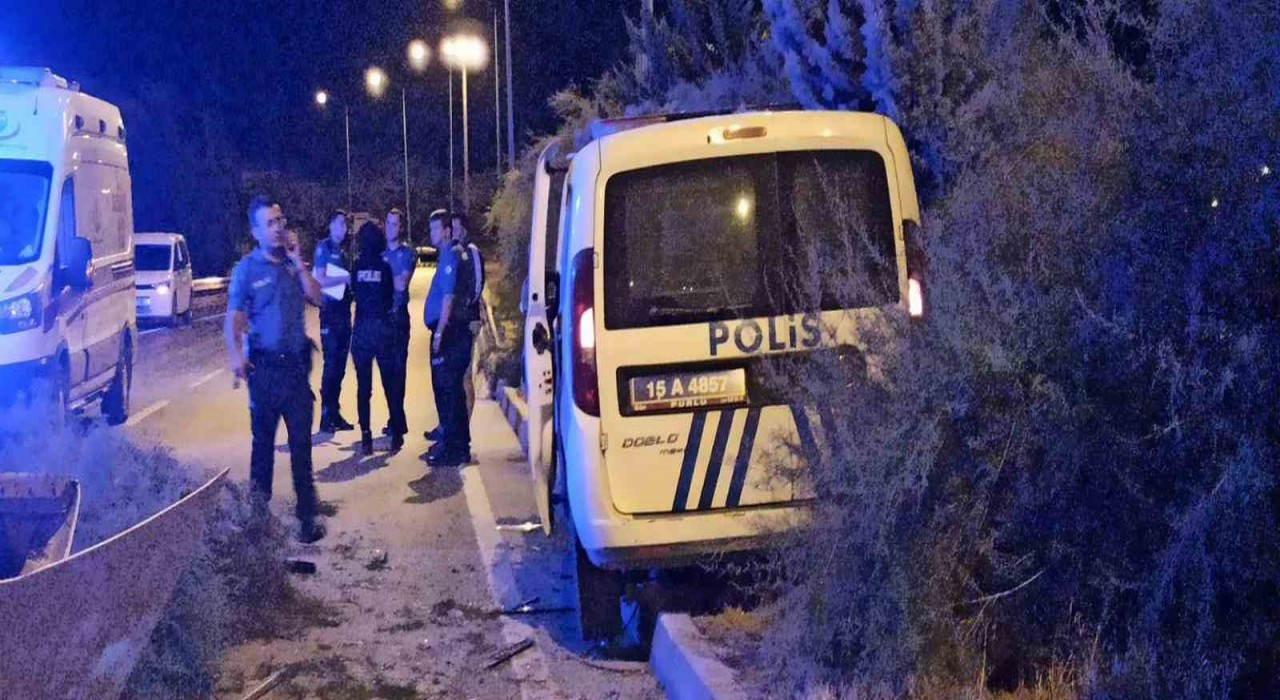 Alkollü sürücü Burduru savaş alanına çevirdi: 3ü polis 10 yaralı